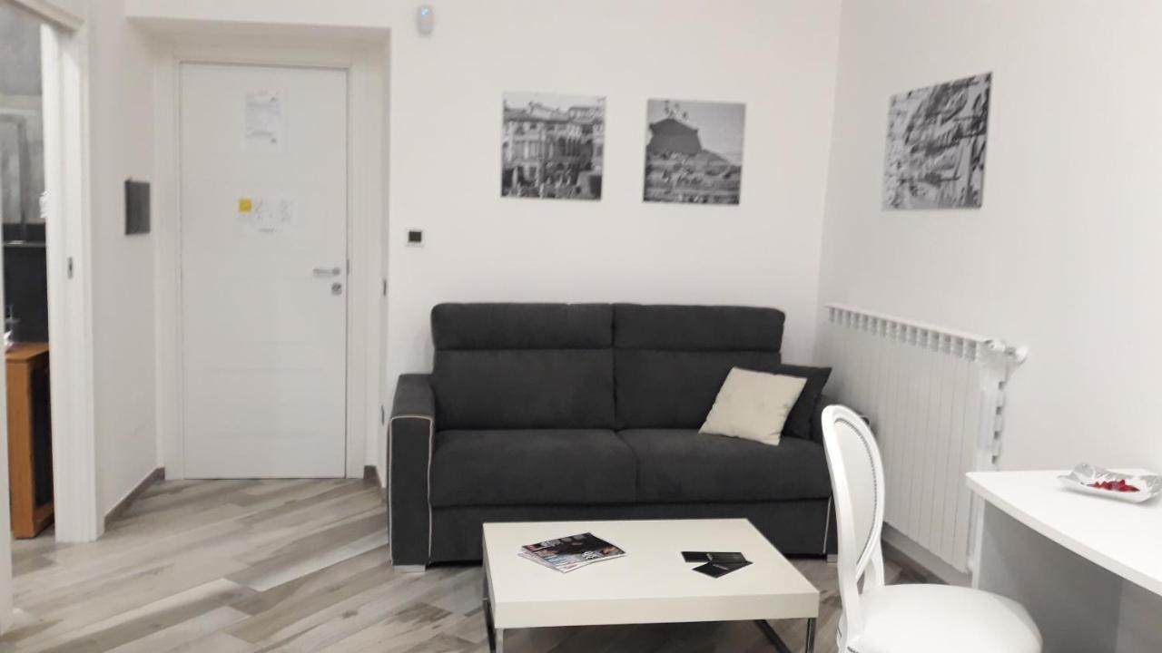 Hermes Rooms For Tourists Naples Luaran gambar