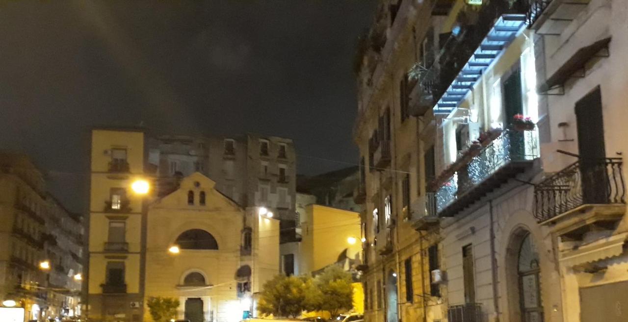 Hermes Rooms For Tourists Naples Luaran gambar