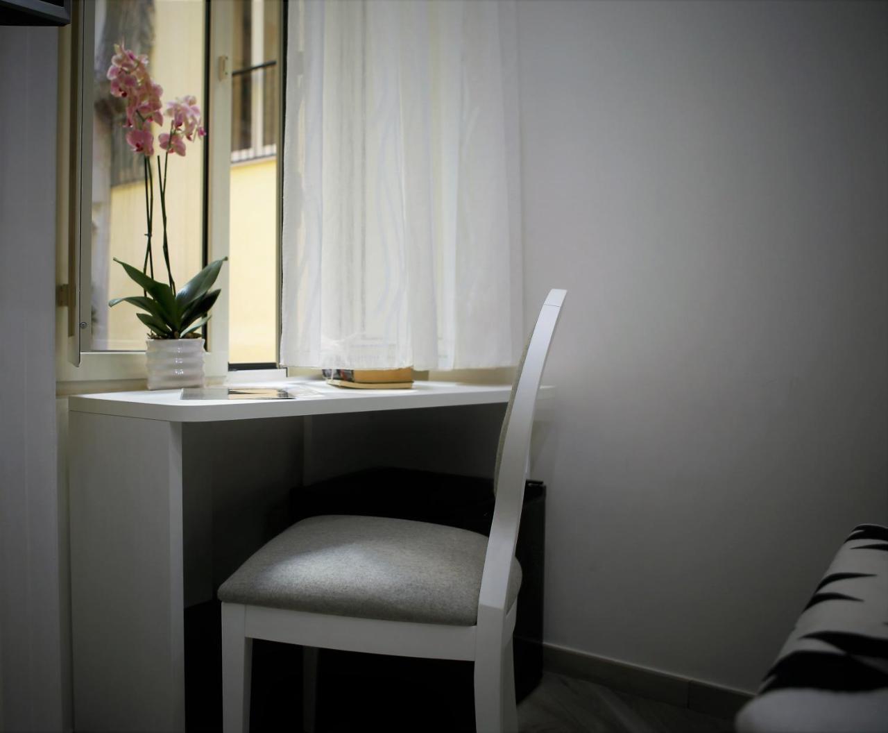 Hermes Rooms For Tourists Naples Luaran gambar