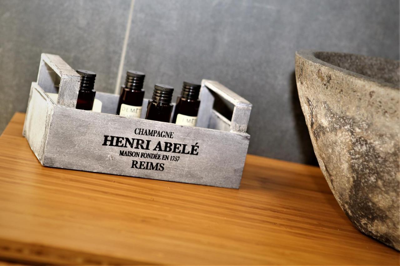 Hermes Rooms For Tourists Naples Luaran gambar