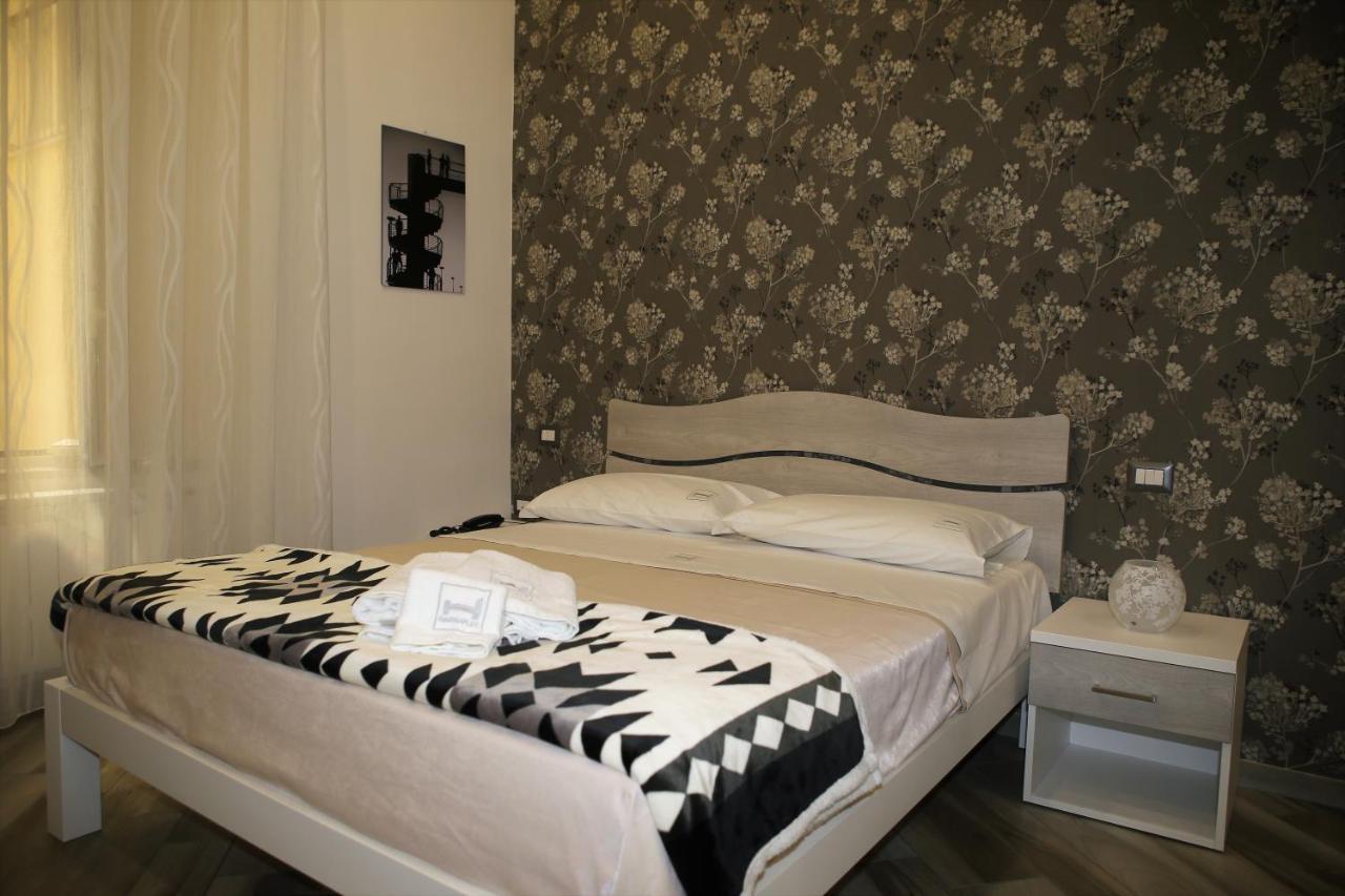 Hermes Rooms For Tourists Naples Luaran gambar