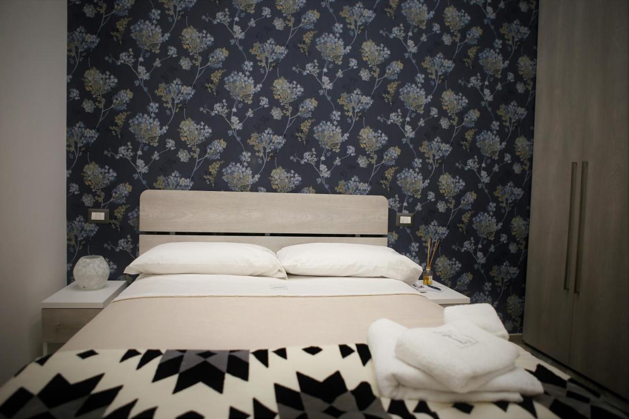 Hermes Rooms For Tourists Naples Luaran gambar