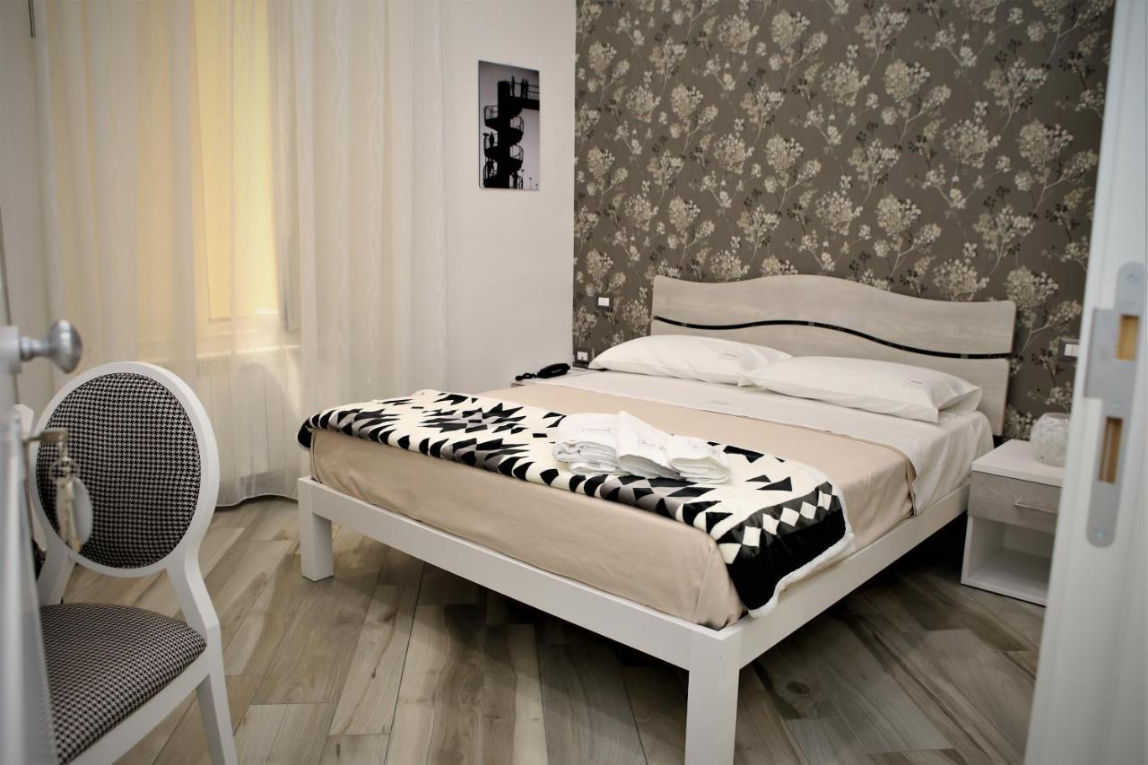 Hermes Rooms For Tourists Naples Luaran gambar