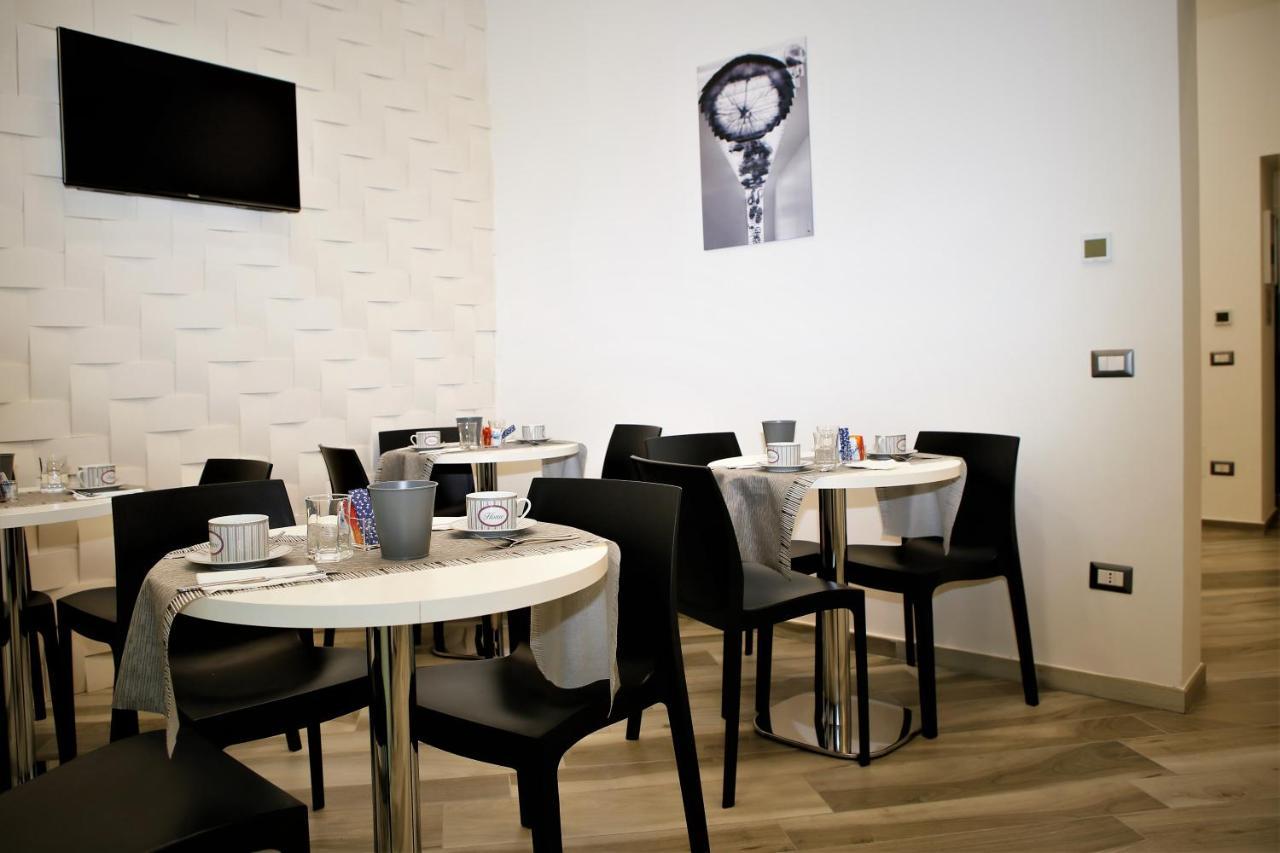 Hermes Rooms For Tourists Naples Luaran gambar