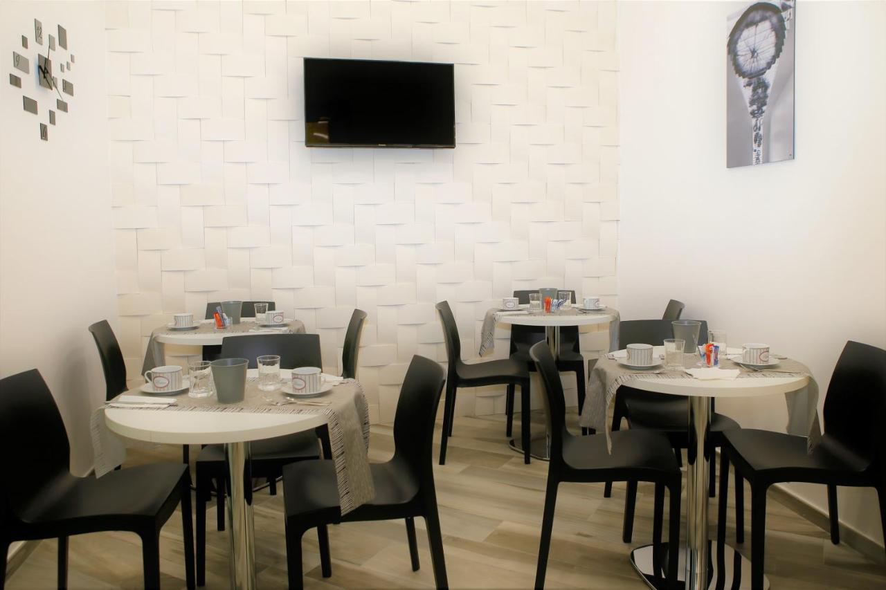 Hermes Rooms For Tourists Naples Luaran gambar