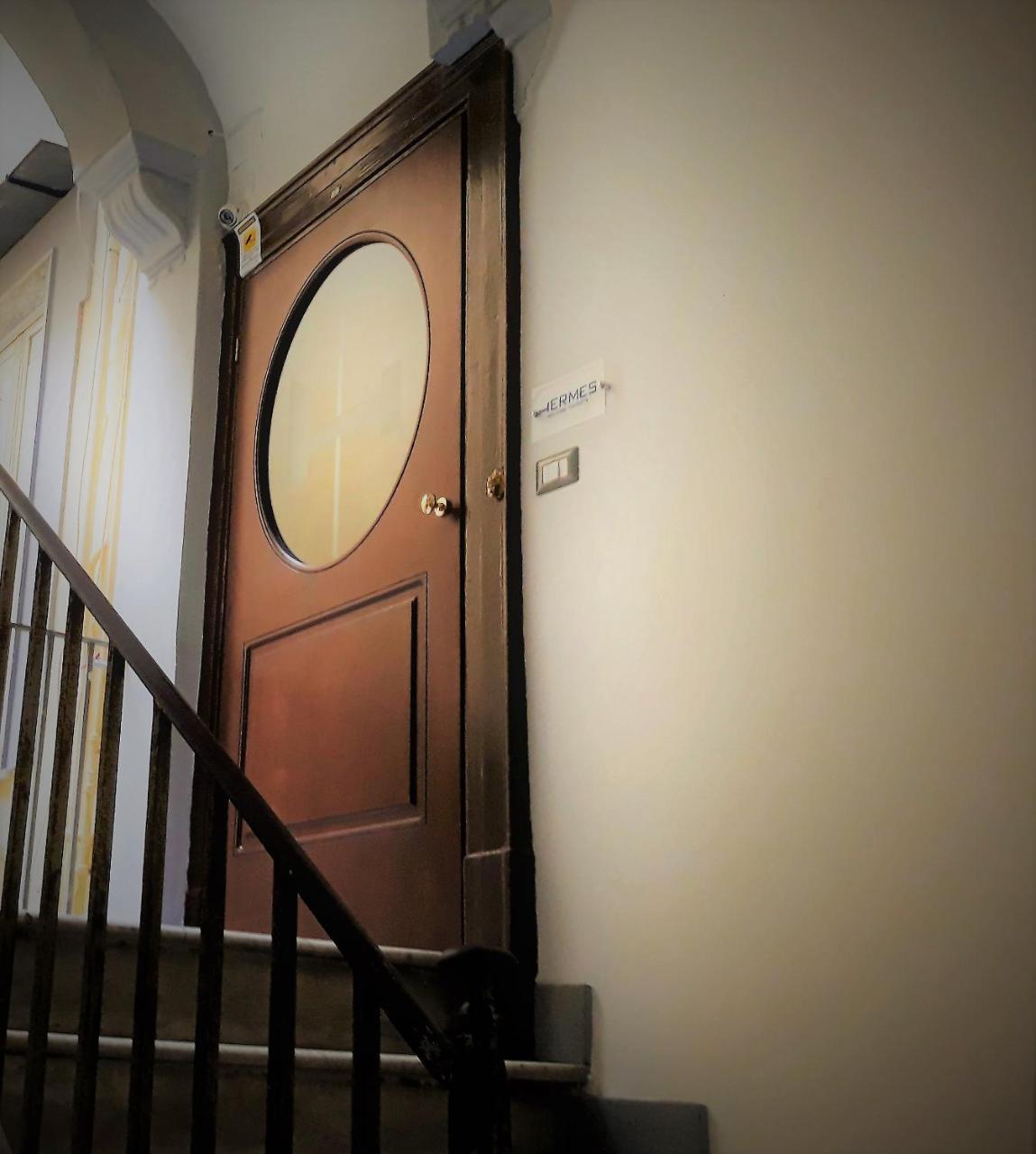 Hermes Rooms For Tourists Naples Luaran gambar