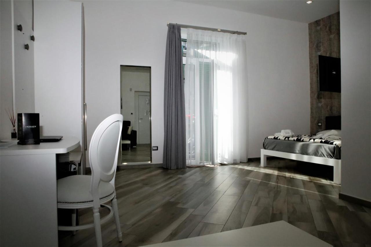 Hermes Rooms For Tourists Naples Luaran gambar